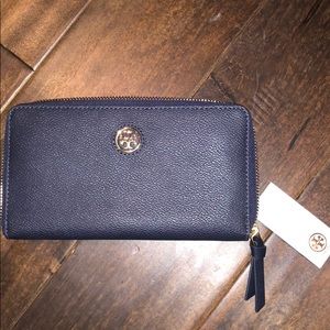 Tory Burch baby and gold zip wallet BRAND NEW